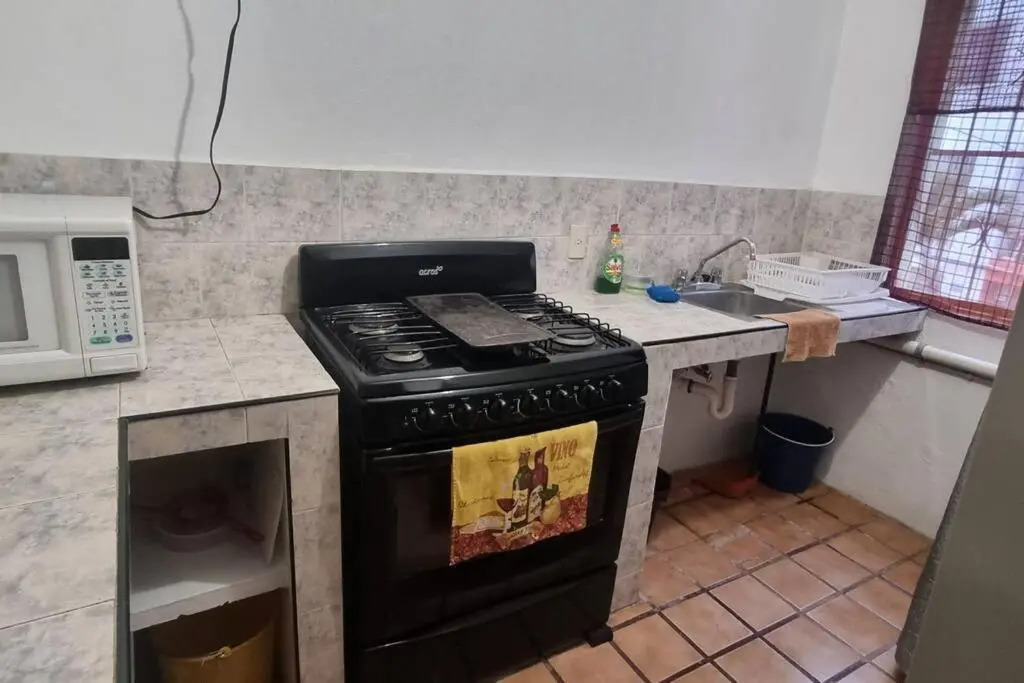 Lovely 2-bedroom condo with POOL