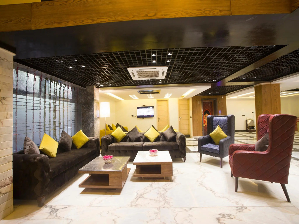Staybook Hotel Nitya Maharani