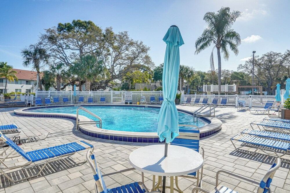 Resort-style Condo 6 Mi to Bradenton Beach!