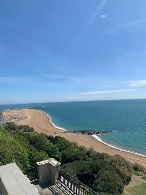 Beautifully appointed, period seaside apartment