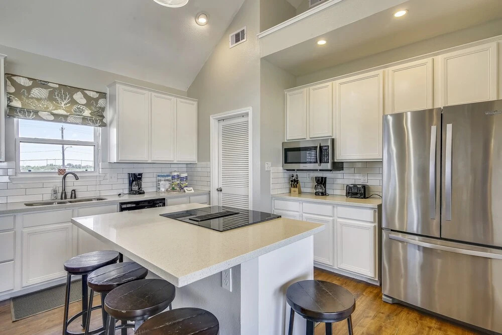 Kahala 11835 - 6 Br Home