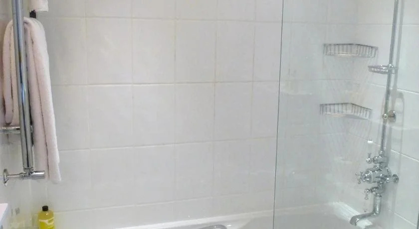 City Centre Luxury Holiday House with Outdoor Bath and Parking
