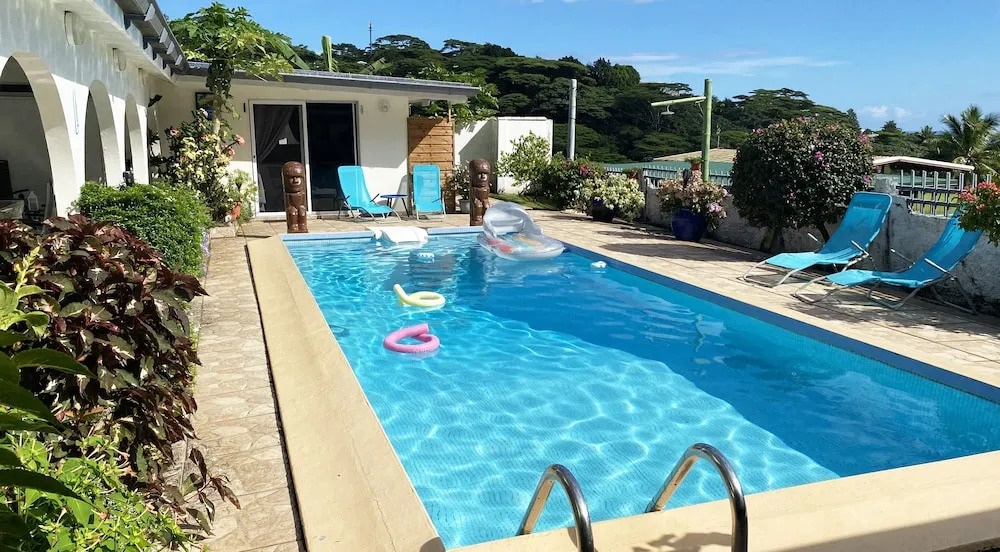 Mahinas Lodge
