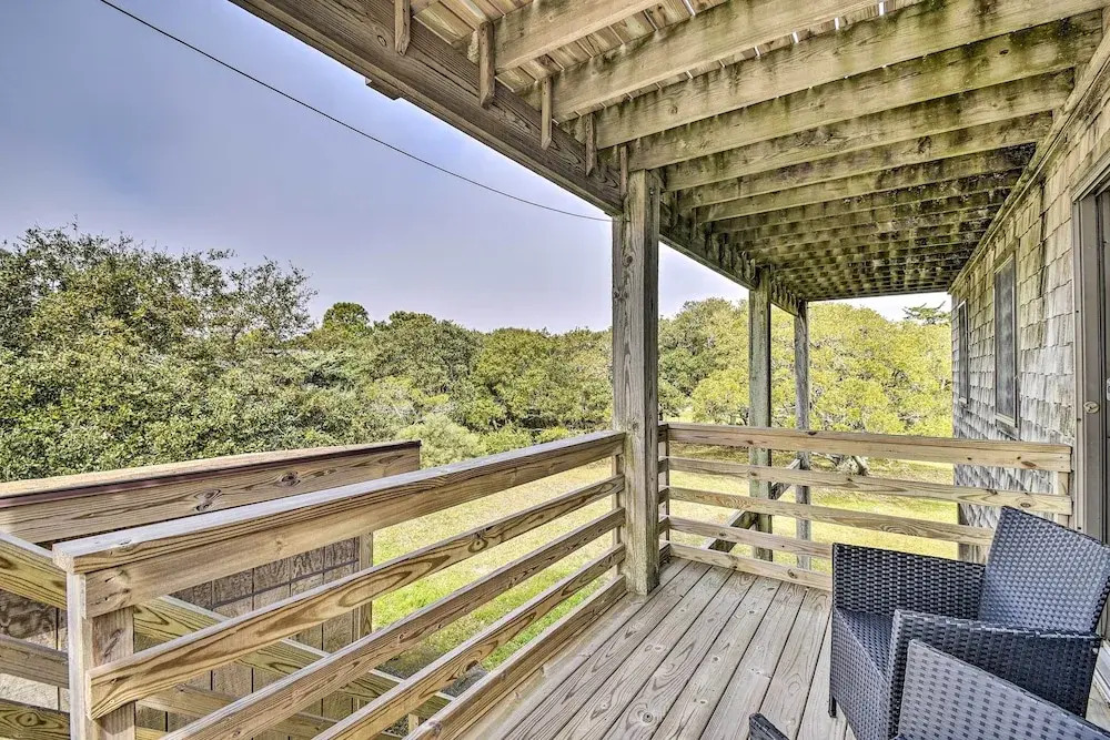 Hatteras-style Salvo Home - Walk to Shore!