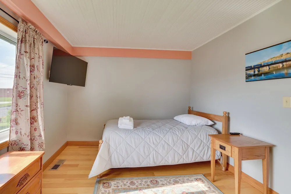 Near Saugatuck Dunes: Pet-friendly Home w/ Grill