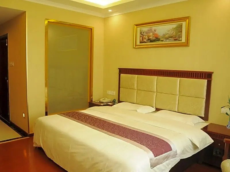 GreenTree Inn ShenZhen BaoAn XiXIang PingZhou Metro Station Business Hotel