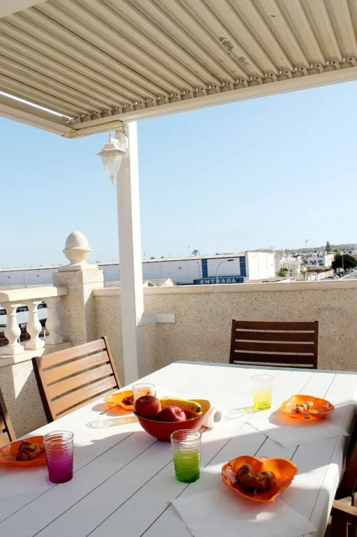 Charming Upper Bungalow With Terrace and Communal Pool in Torrevieja