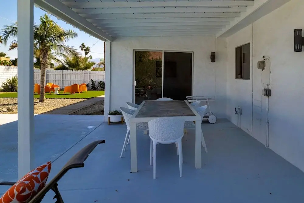Retro Desert Retreat - Ideal Palm Springs