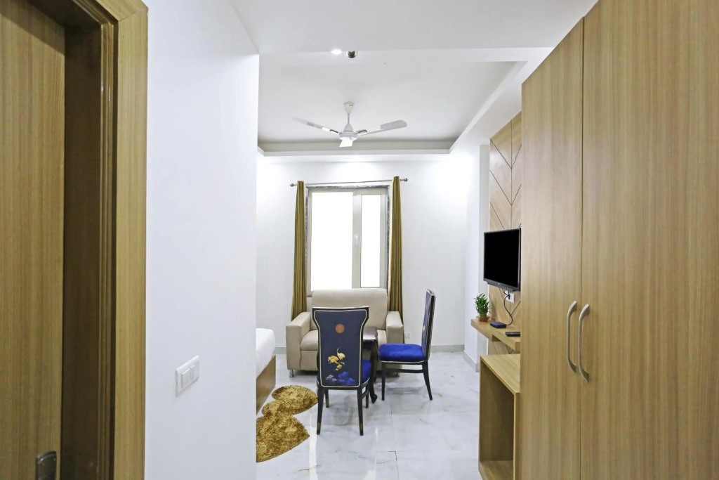 Hotel Decent Suites - Delhi Airport