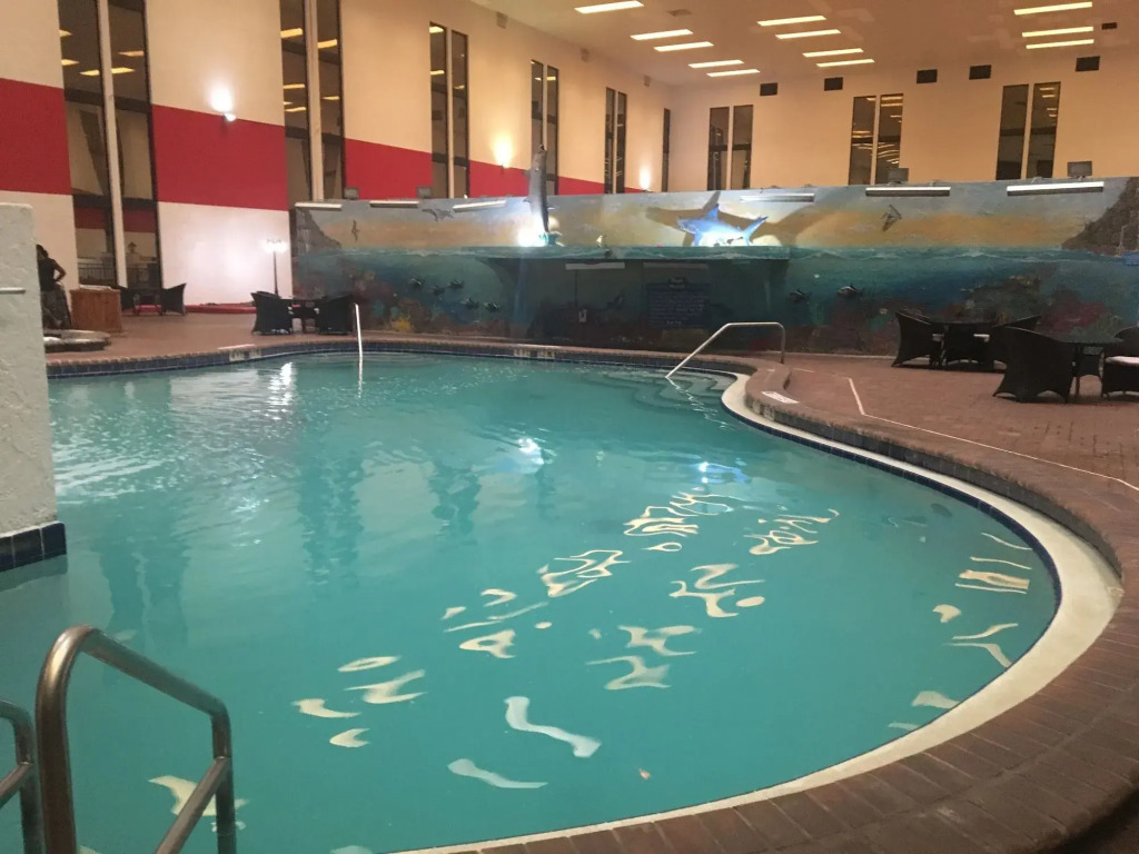 Parkside Hotel & Suites