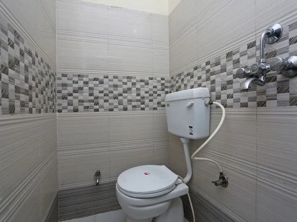 Hotel Bullet Inn & Lounge By OYO Rooms