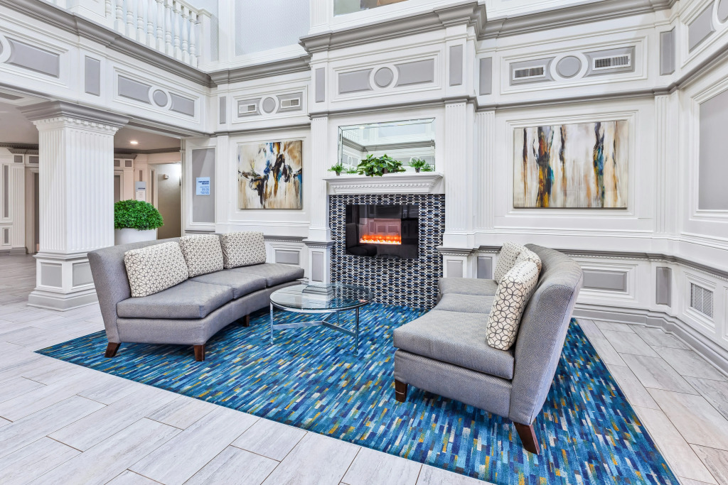 Holiday Inn Express & Suites - North Carmel / Westfield by IHG