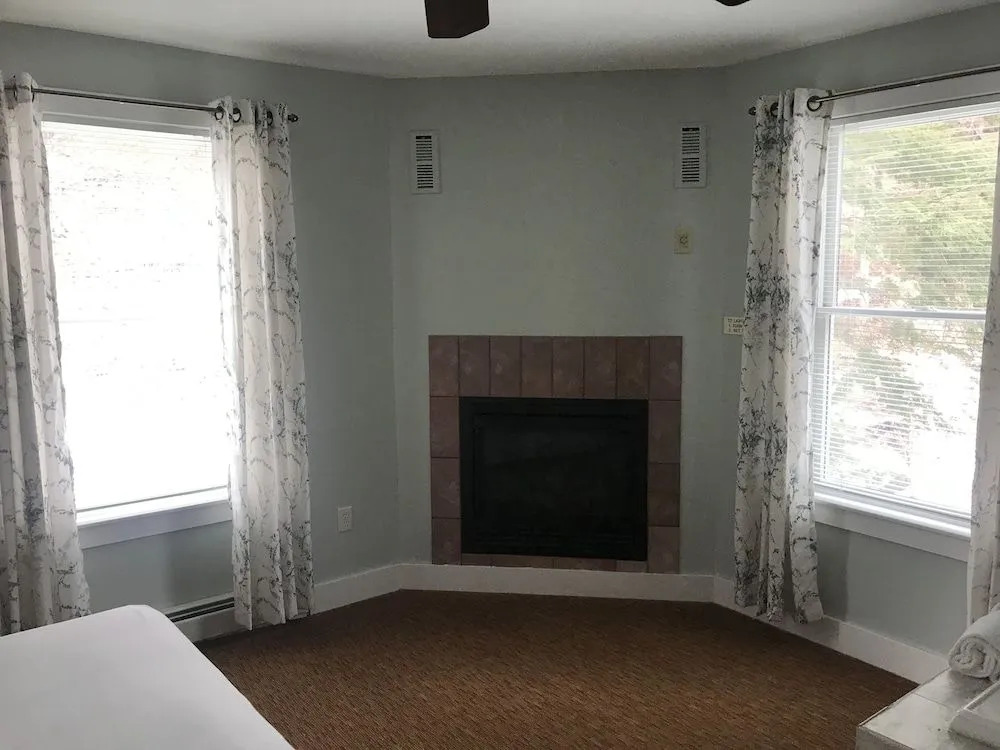 Admirals Inn Resort