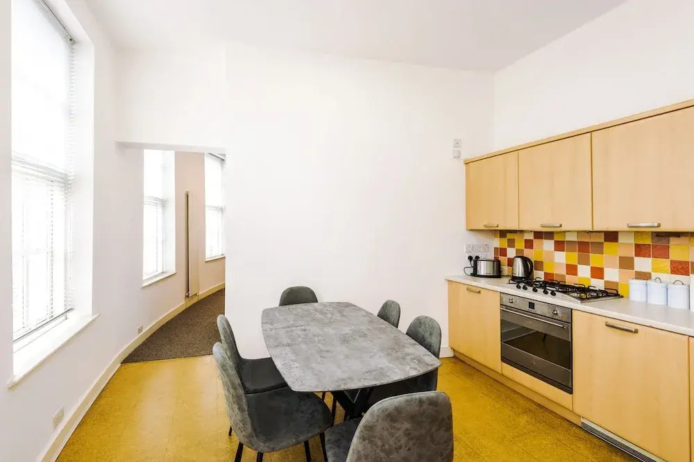 Benson Apartments by Top House