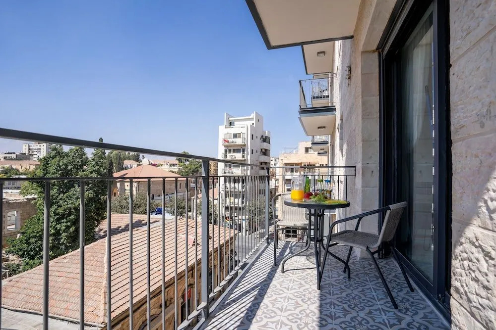 Eshel Suites