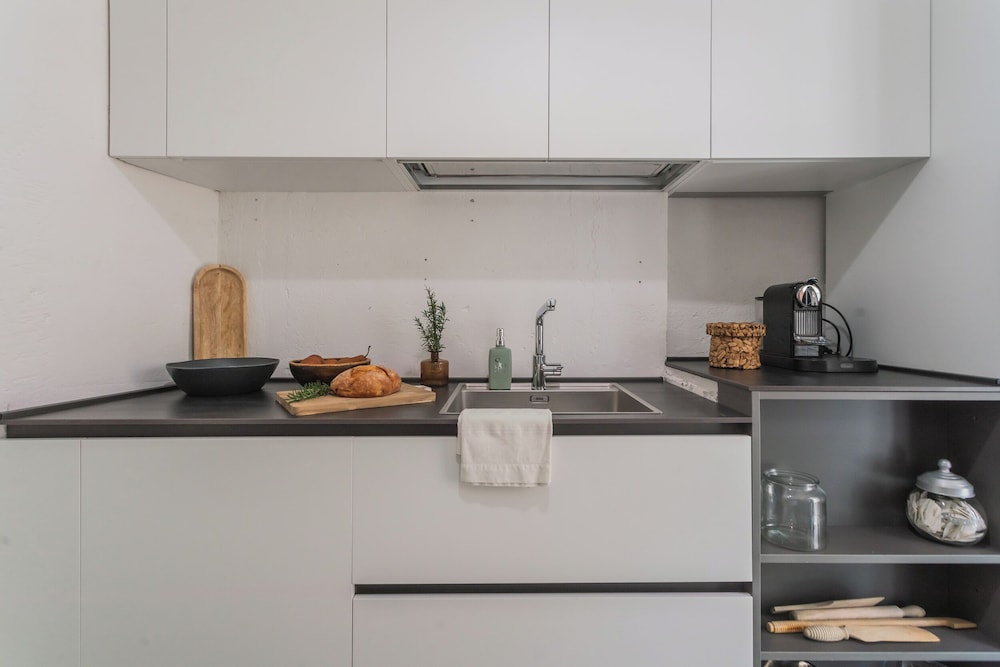 Villa Eugenia - Pool e Garden Retreat in Como by Rent All Como