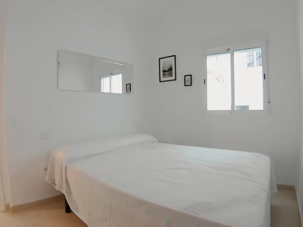 Apartamento interior de 2 Habitaciones cercano al parque Olof Palme AP3