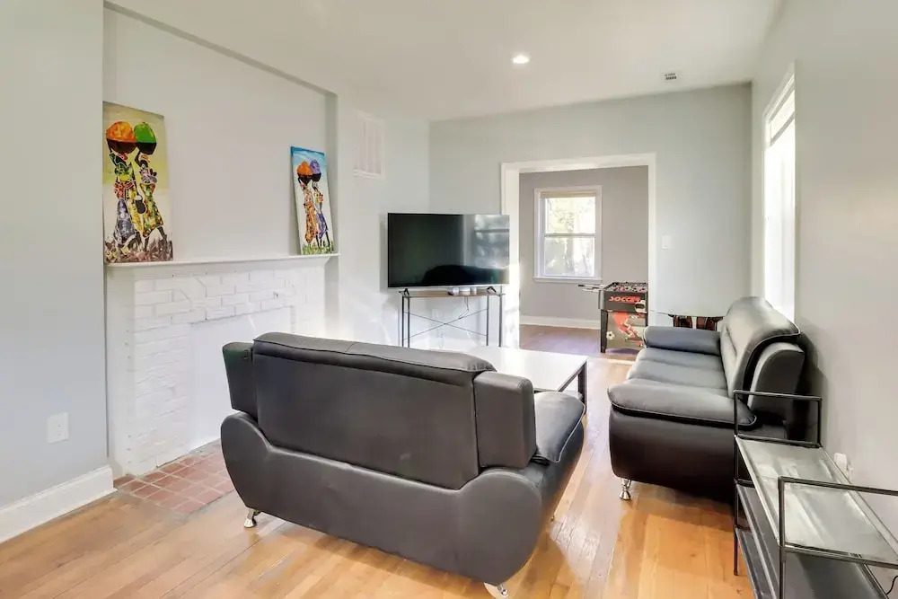 5 Mi to National Mall: DC Home w/ Pool Table