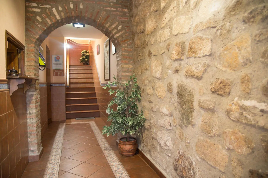 Hostal Hueso