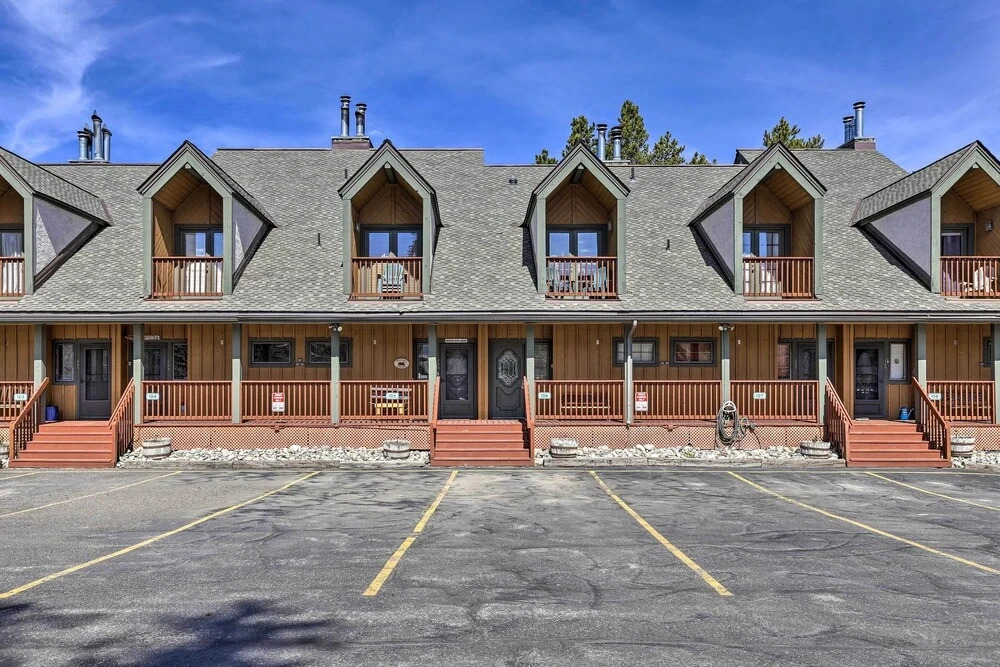2 Mi to Lake Dillon: Spacious Condo w/ Mtn Views