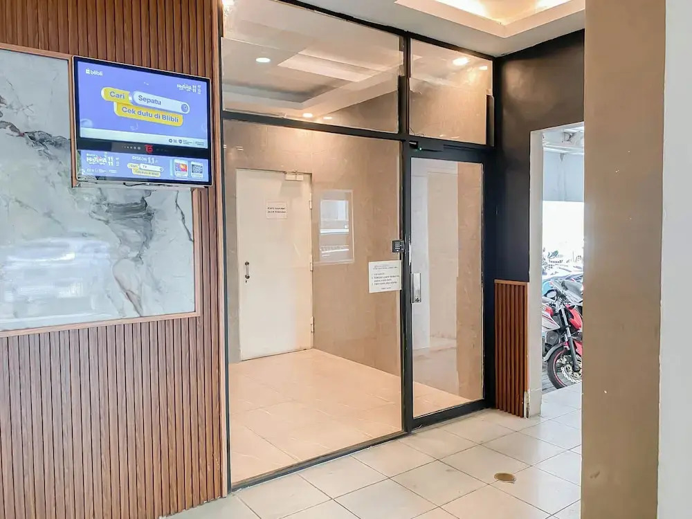 Homey 1Br At Taman Semanan Indah Cengkareng Apartment