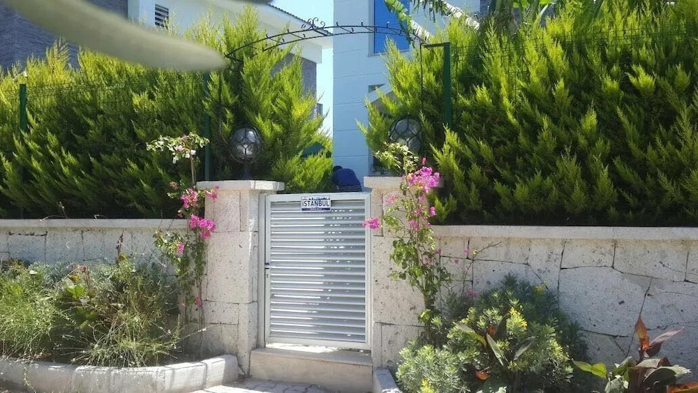 Ozel Havuzlu Luks Villa