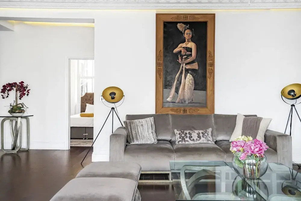 Royal Residence - Steps Away From Hyde Park