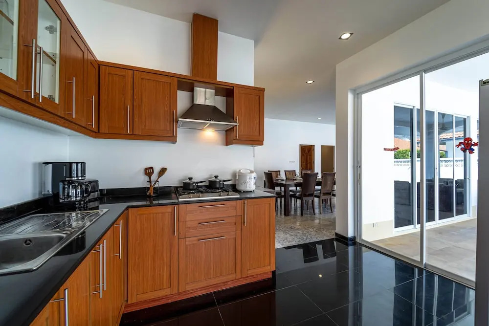 Private 4 Bedroom Pool Villa - NG411