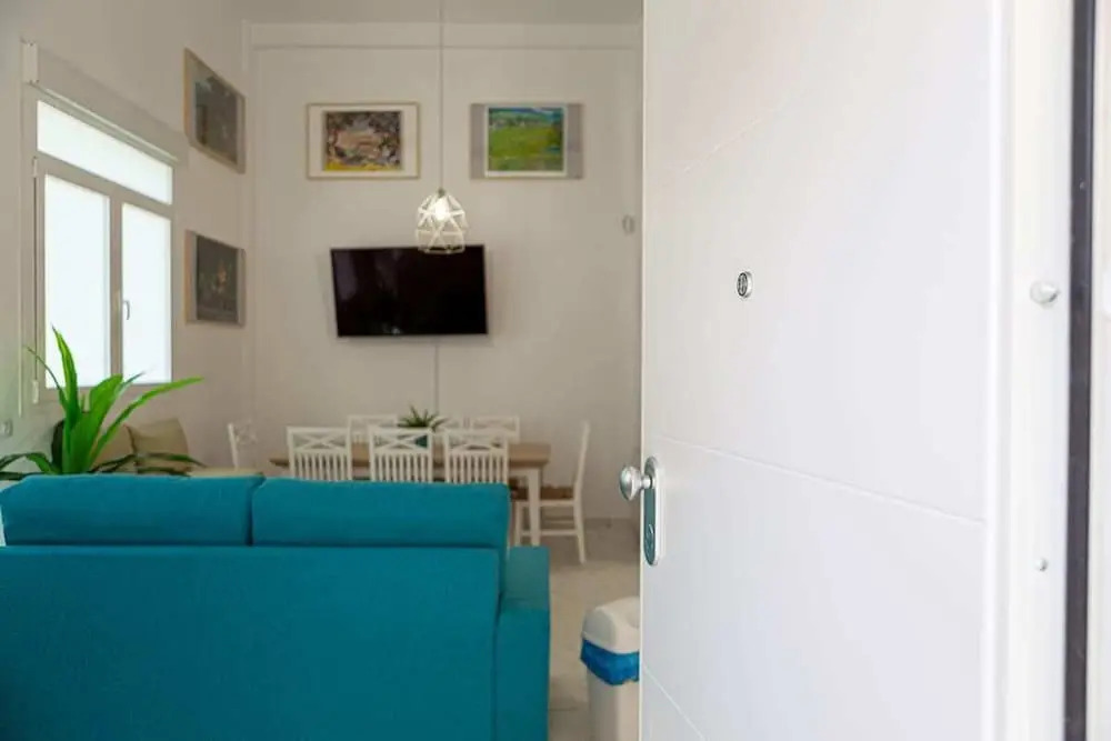 Two Bedroom Duplex for 9 in Hortaleza near Metro