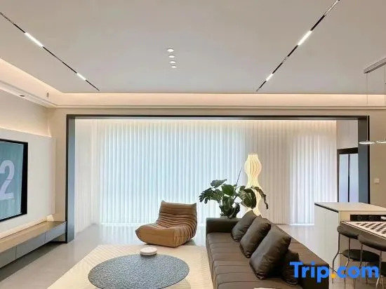 Xiamen Three Travelers E-sports Apartment (Xiamen North Railway Station)