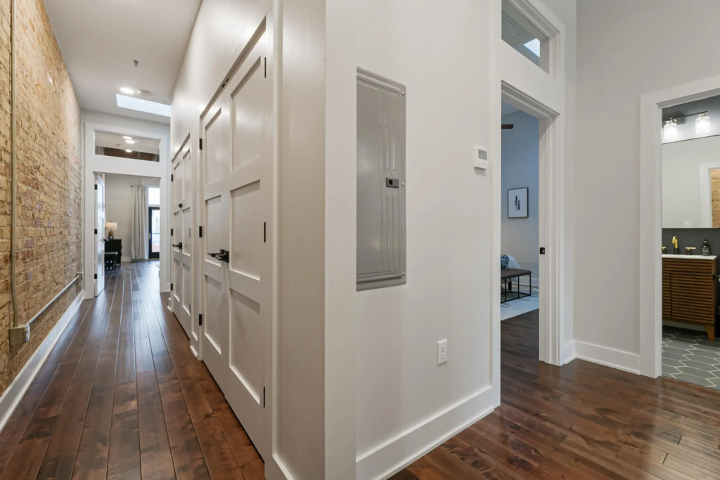 Park View Penthouse Suite 301