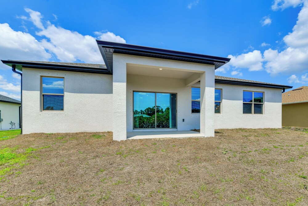 Home < 1-mi Walk to Warm Mineral Springs Park!