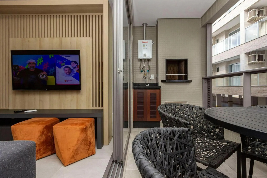 Porto Madero 204 - Apartamento a 250 metros da praia de Bombinhas - Piscina e Academia Rooftop - 6 Hospedes