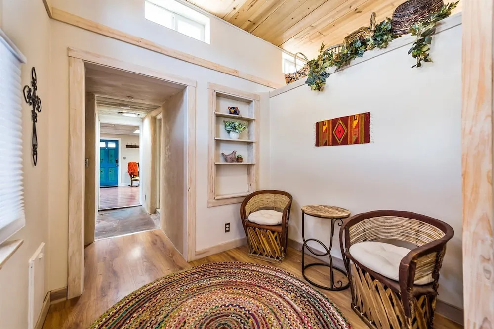 Casa Lola - Gorgeous Light-filled Home, Walk to The Plaza and The Railyard
