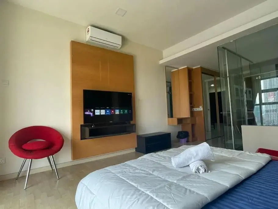 Stylish Romantic Couples Getaway at KL City 1419