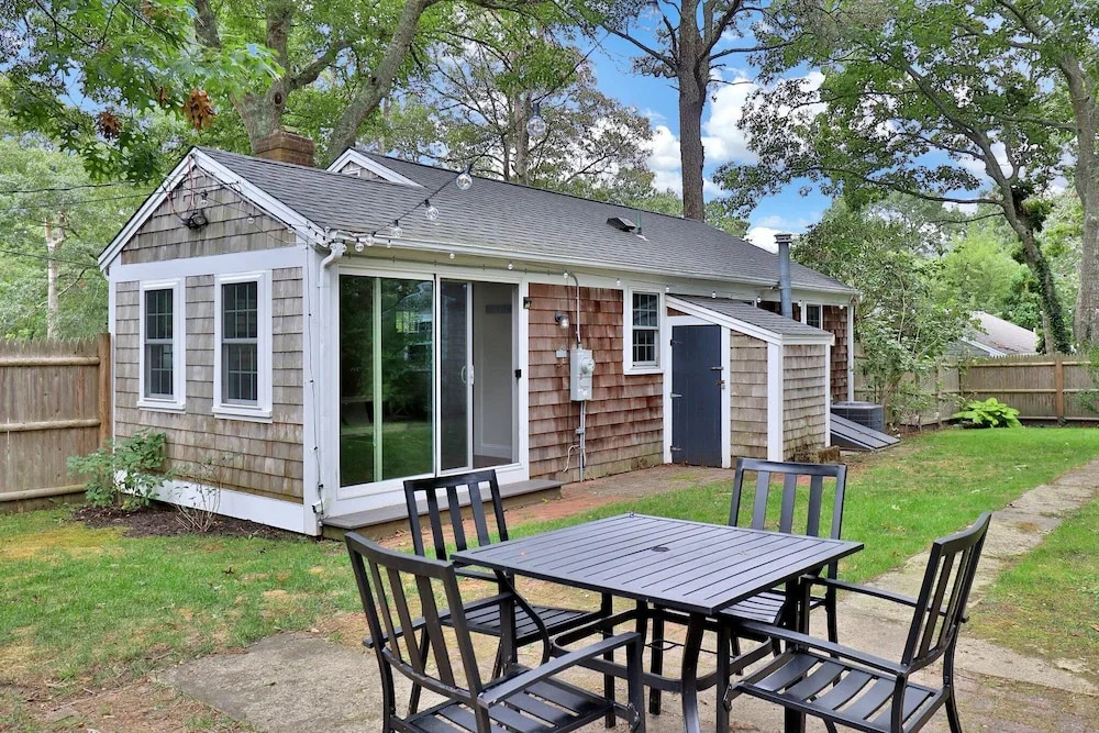 Dennis Beach House - Walk to Beach - Pet Friendly