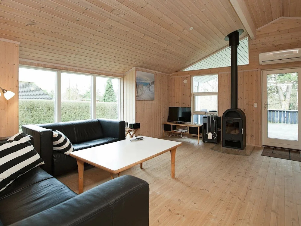 Rustic Holiday Home in Hovedstaden near Sea