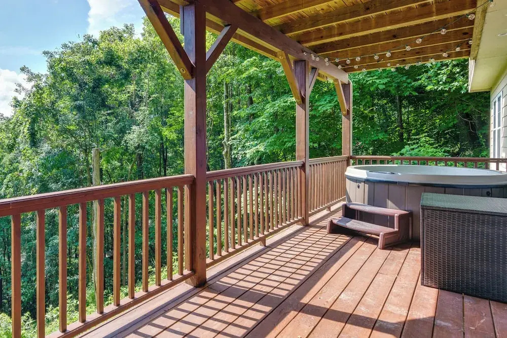 Mtn-view Escape w/ Hot Tub, 9 Mi to Skiing!