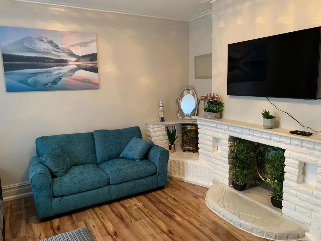 Fantastic villa bournemouth - spa, parking, garden