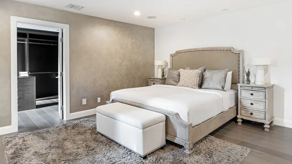 LA Hillside Retreat w/ Pool, Views, Fire Pit & Outdoor Lounging Casa Bellagio by Avantstay