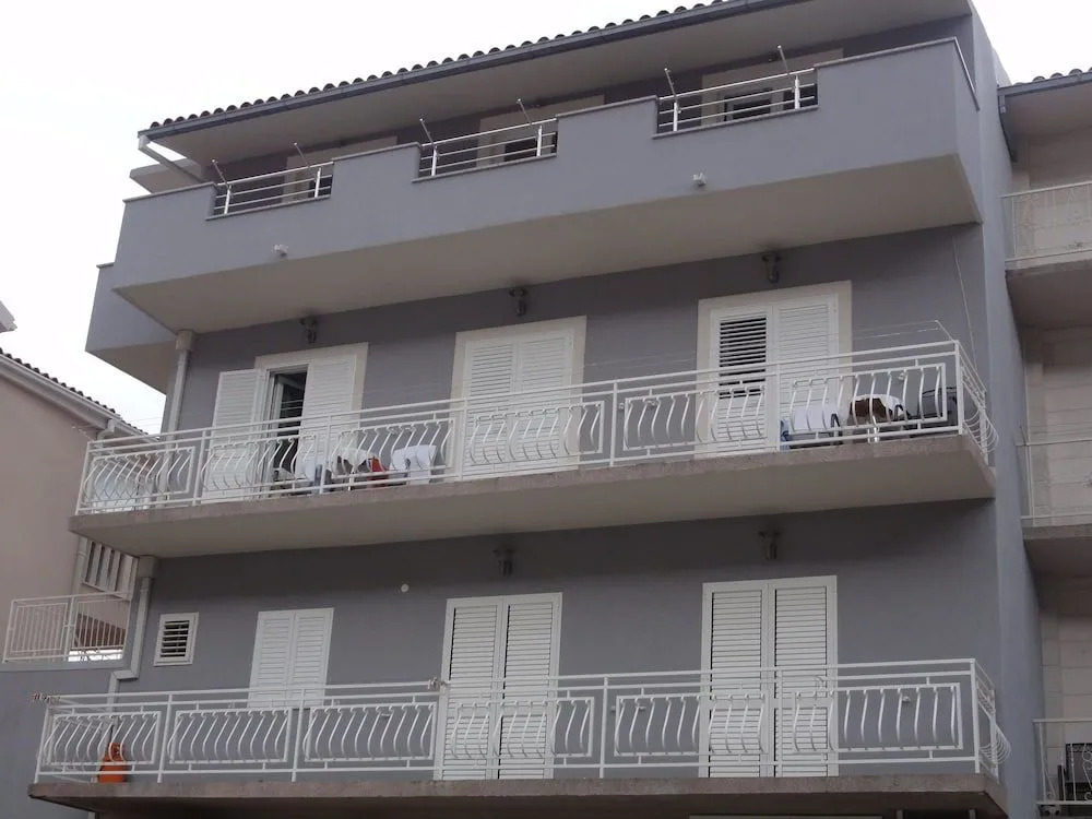 Apartments Ivo