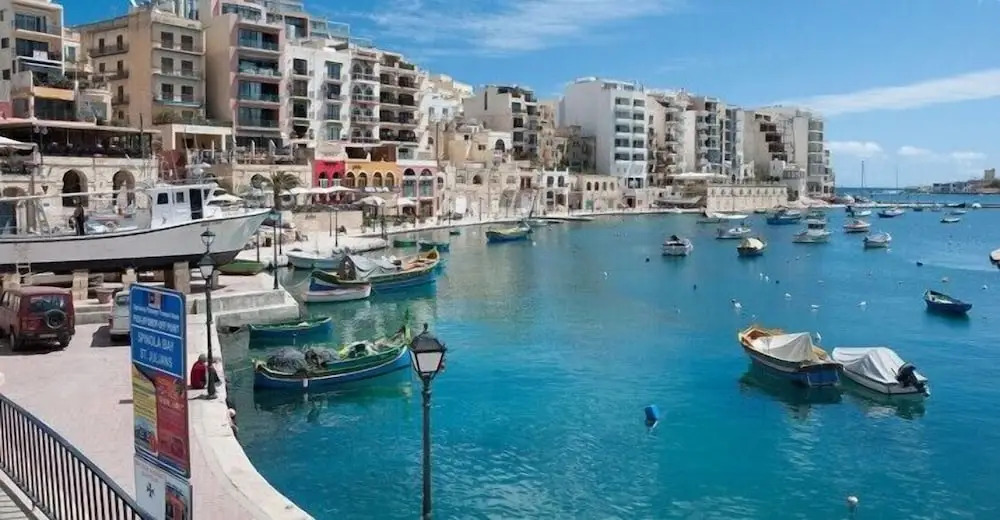 Bookarest Hostel Malta