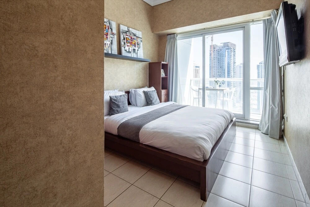 Fashionable 1BR in the Trendy Jlt! Sleeps 4!