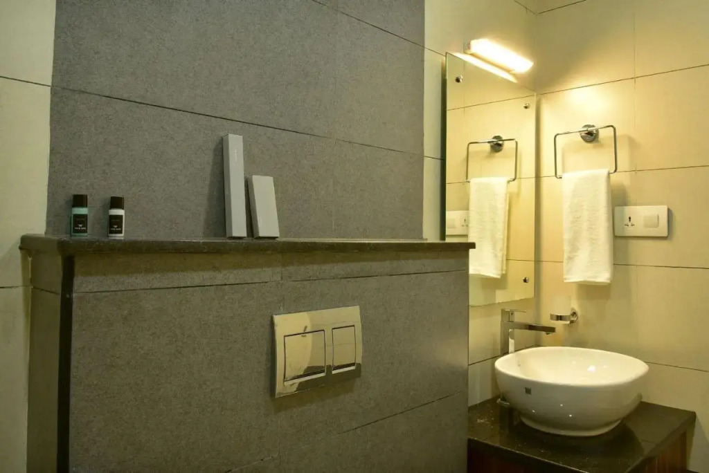 WHITE SUITE HOTEL