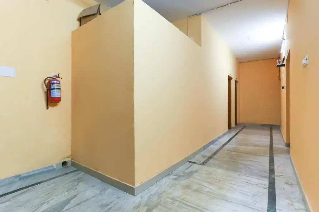 New Castle Inn by OYO Rooms