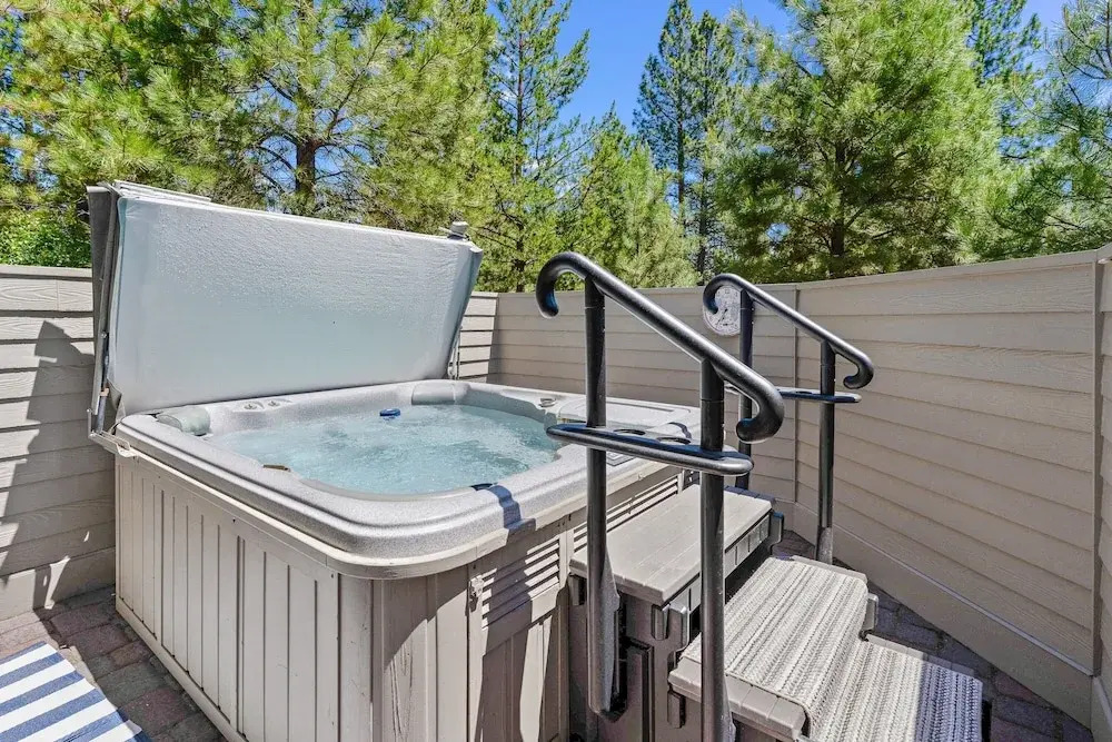 10 Dogleg 4 Bedroom Home by Redawning