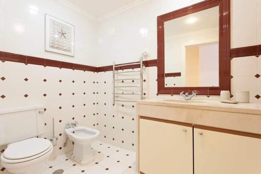 ALTIDO Spacious new 1-bed Apt w/ stunning view, 2mins from St George Castle viewpoint