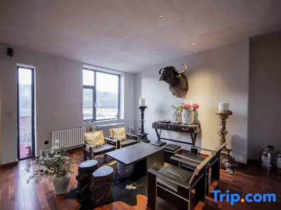 Yabuli QuShe Four seasons Private Lakefornt B&B