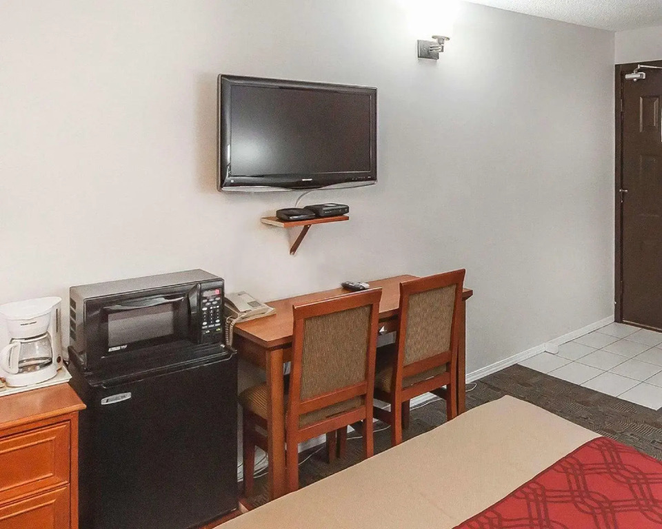 Econo Lodge Inn & Suites Drumheller