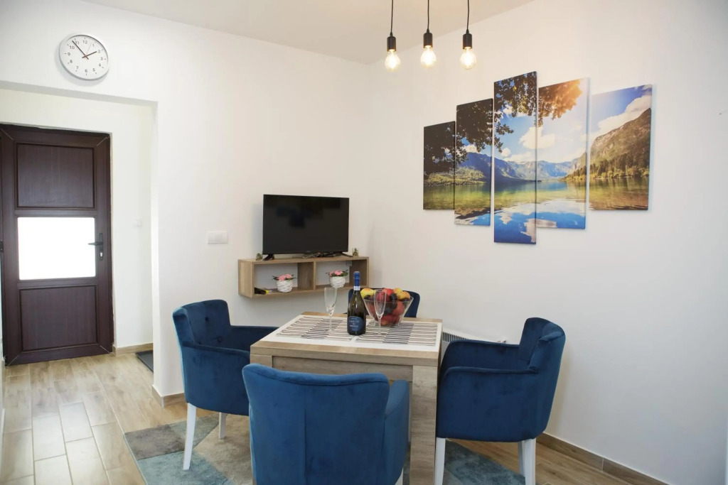 Dvori Sky View E13 Kopaonik - free private parking